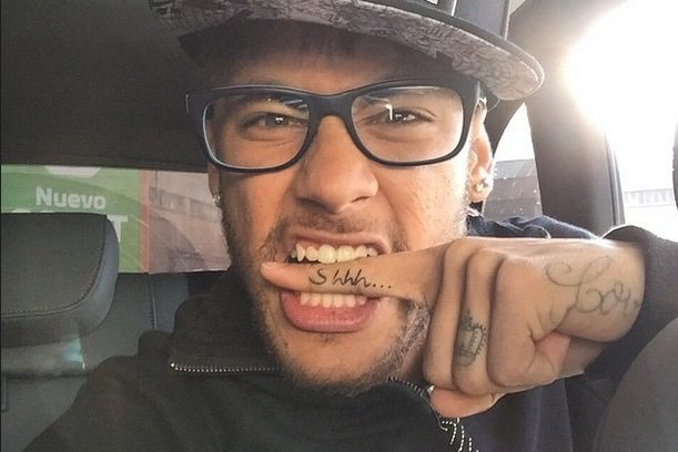 Neymar shows off new neck tattoo and hangs out with famous sister - Foto 13  de 13 | MARCA.com